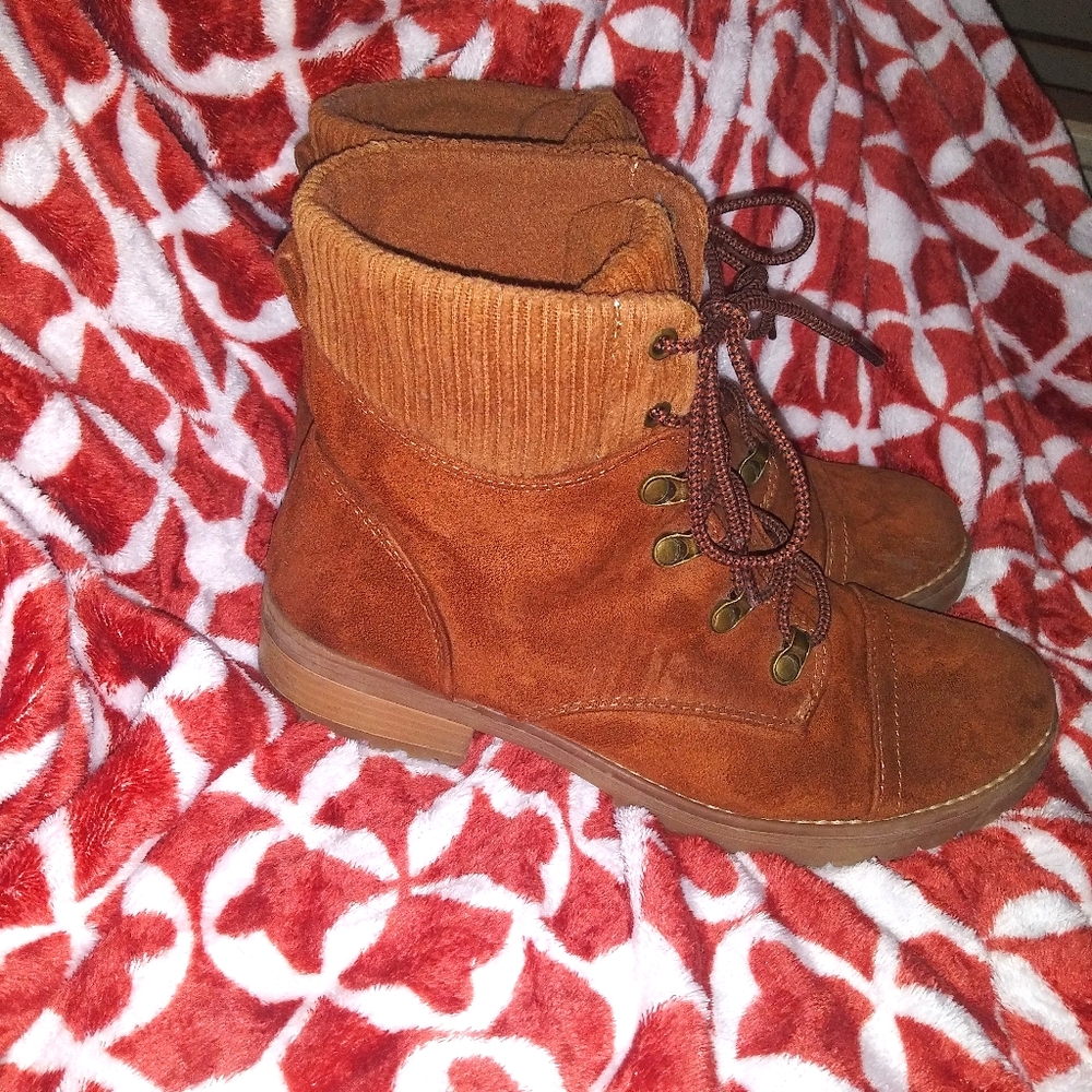 Boots - Picture 2 of 2